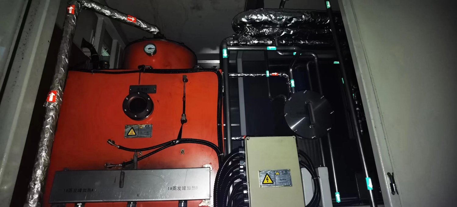 Fully automatic hydrocarbon vacuum cleaning machine