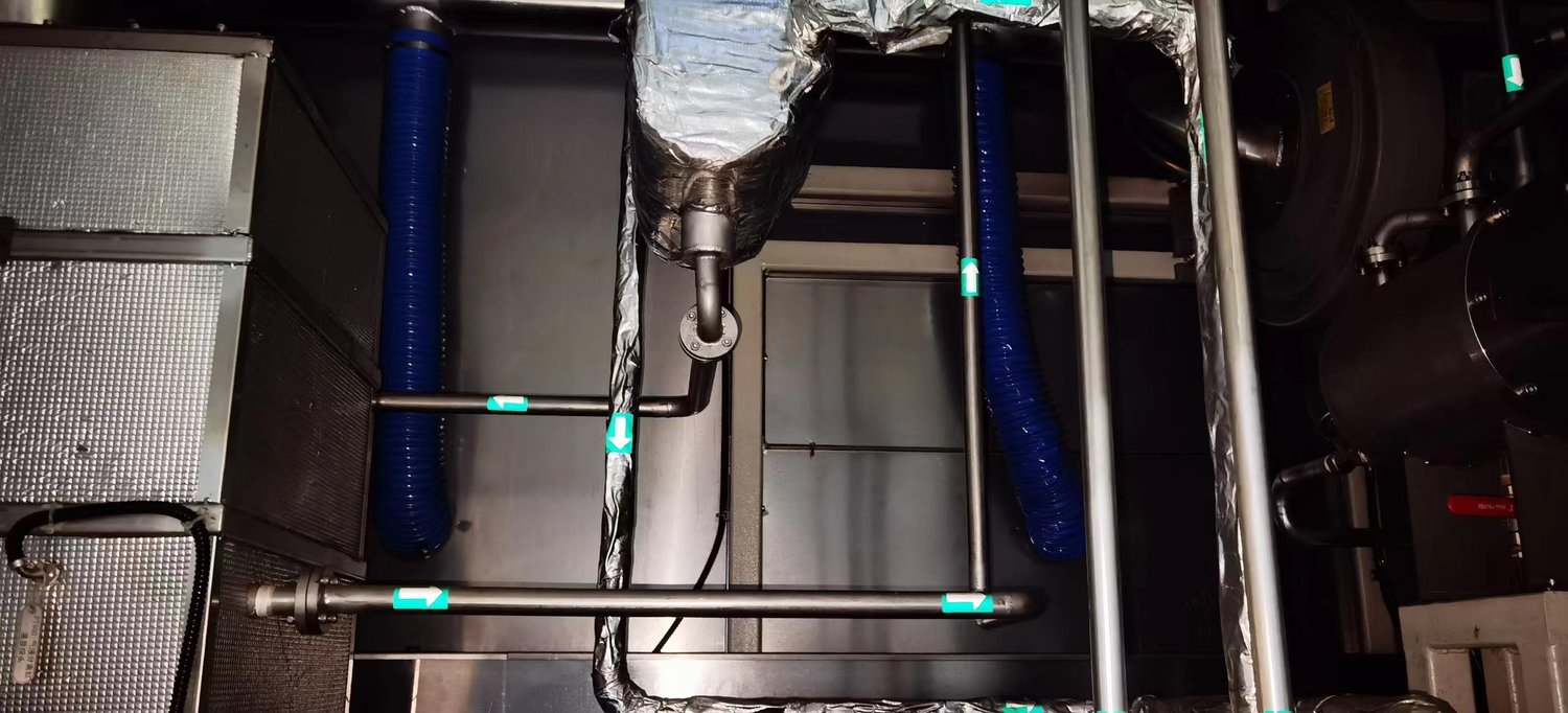 Fully automatic hydrocarbon vacuum cleaning machine